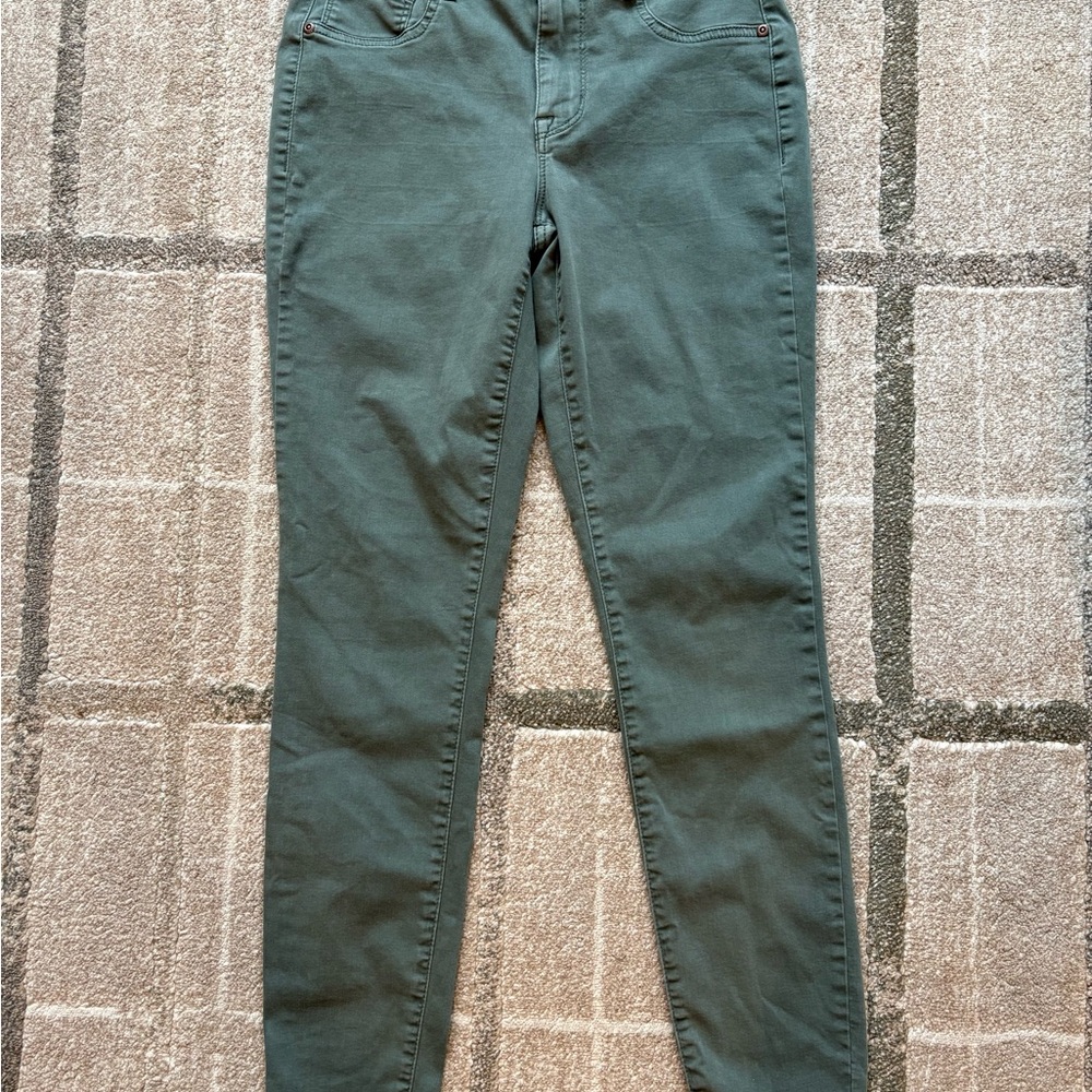 Maurices high-rise olive green skinny jegging jeans, women’s small regular